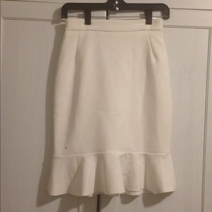 H&M Skirts - H&M WHITE PENCIL SKIRT WITH RUFFLE HEM SIZE 4 H&M Skirts - H&M WHITE PENCIL SKIRT WITH RUFFLE HEM SIZE 4